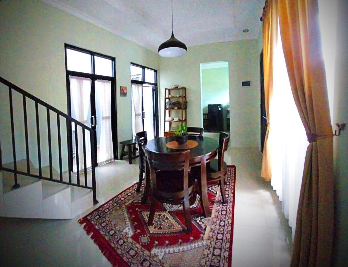 Gated 3Br Residence - 10 Mins From Malioboro Джокьякарта Экстерьер фото