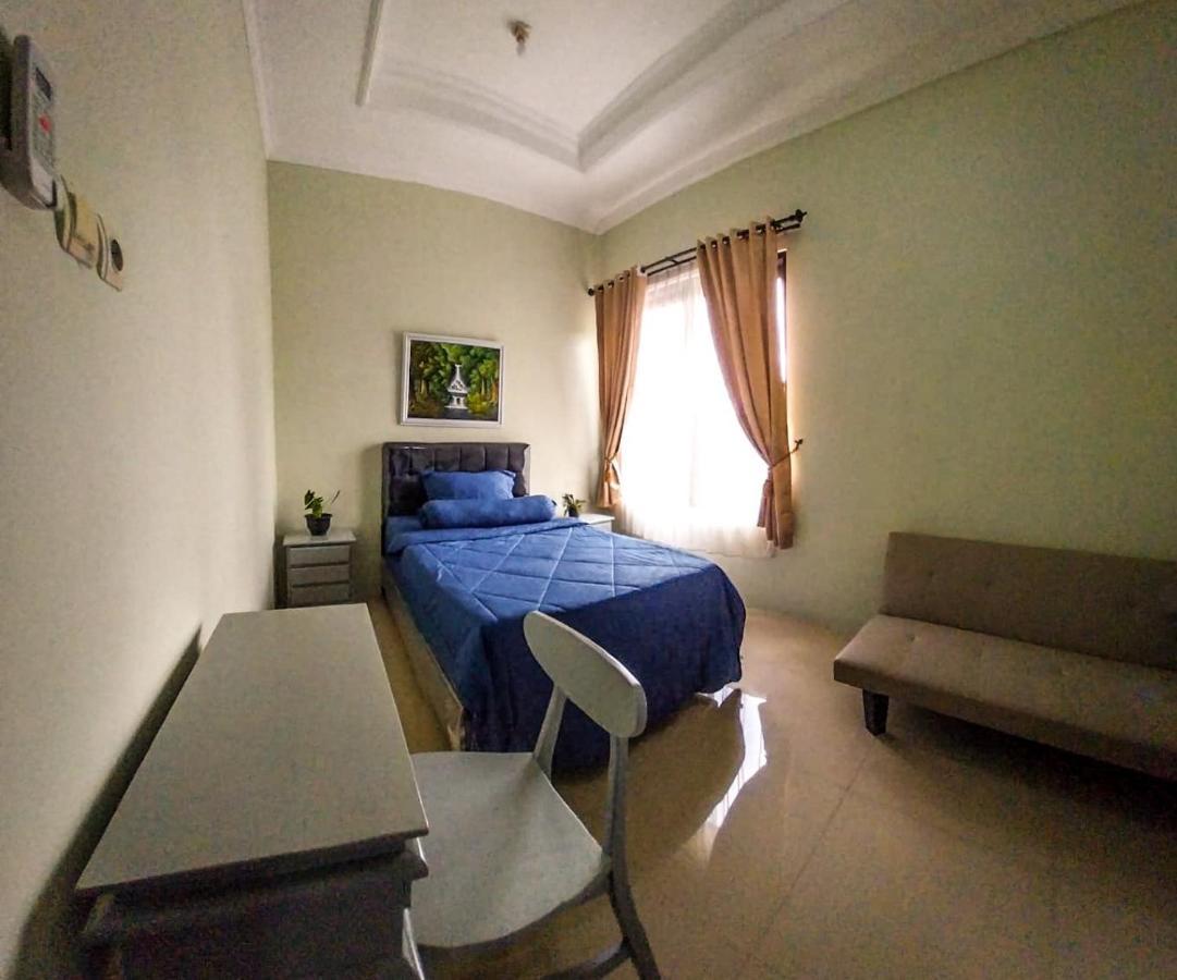 Gated 3Br Residence - 10 Mins From Malioboro Джокьякарта Экстерьер фото